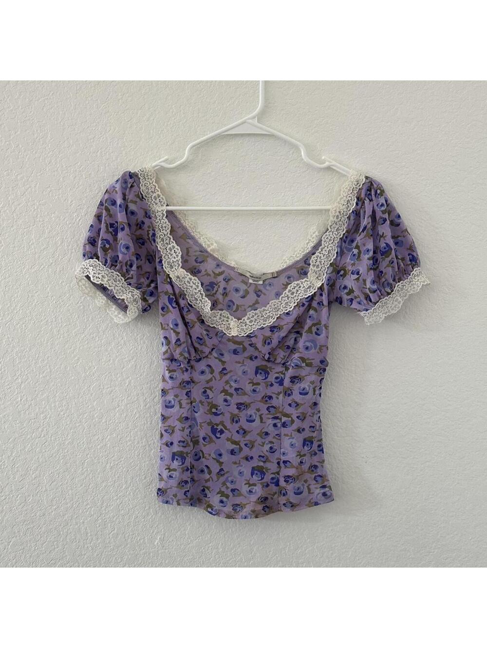 Kimchi Blue Lilac floral lace trim top